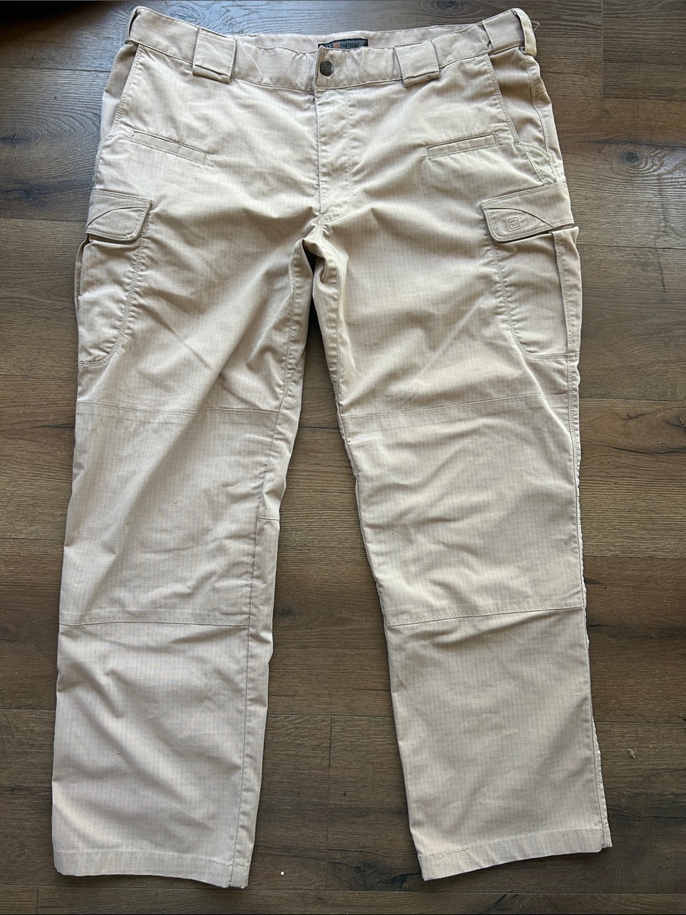 5.11 tactical Cargo Pants in Light Khaki - Durable Everyday Workwear !! 38x30